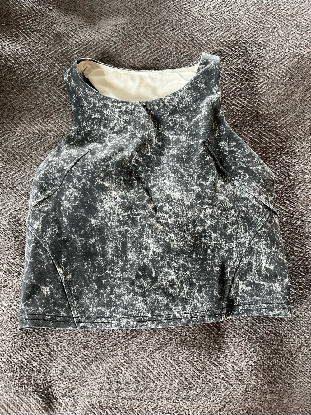 Lululemon cropped tank - Picture 1 of 2